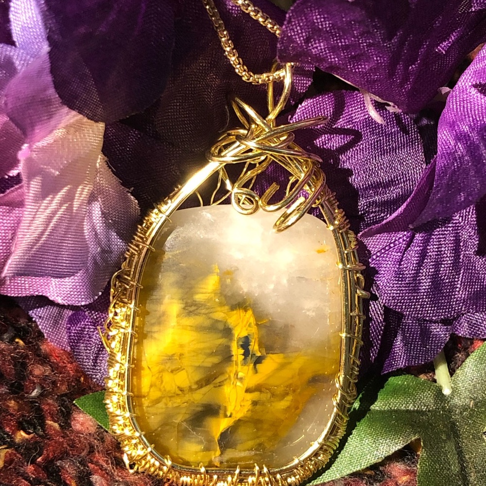A Helping Hand Pendant Must Have Stone